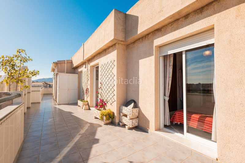 Foto d90bbffa-7cdb-4e15-96b3-954118745d3e. Dachwohnung mit parking pool in Puerta Blanca Málaga