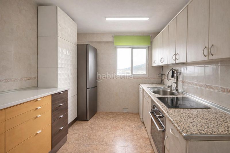 Foto a00fa572-dd0e-4ff3-a176-f811ddd16dc8. Apartament amb piscina a Ayuntamiento Torremolinos