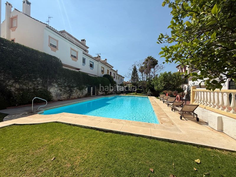 Foto 1ab4a13d-b9a2-4961-a71e-a96690810d1a. Casa adossada amb aparcament piscina a Valdeolletas - Las Cancelas - Xarblanca Marbella