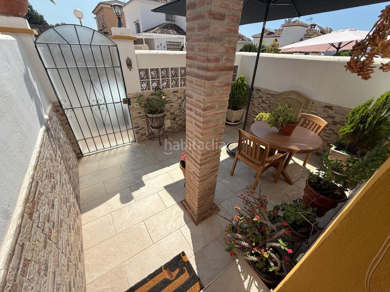 Foto 71ae1d8c-e15a-402e-a76c-a8b8f1d5e89f. Casa adossada amb aparcament piscina a Valdeolletas - Las Cancelas - Xarblanca Marbella