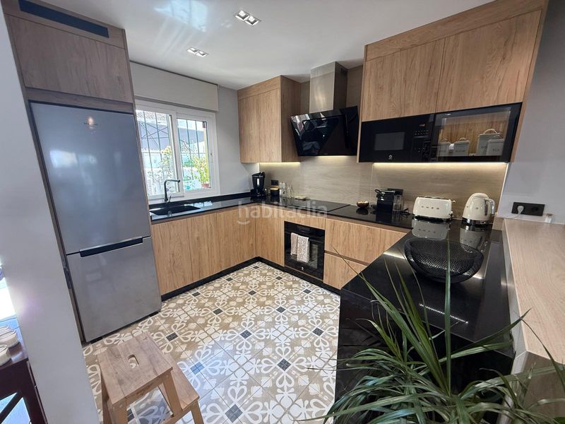 Foto a1838252-79d1-4473-a5ce-9c03bf2e0bbc. Casa adossada amb aparcament piscina a Valdeolletas - Las Cancelas - Xarblanca Marbella