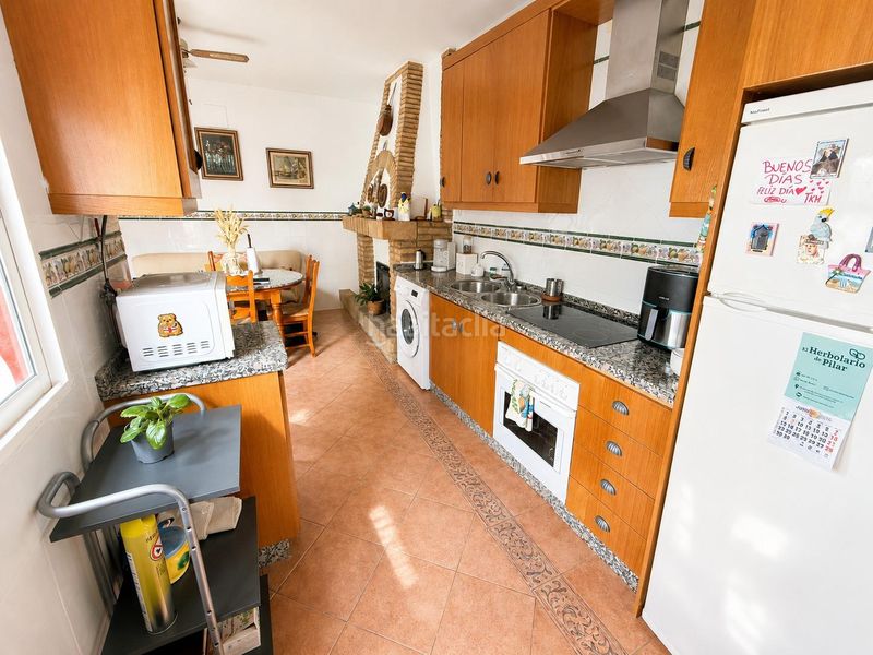 Foto a992c3c4-1013-404a-a423-2e7b7a5d3968. Casa adossada amb aparcament a Carlota (La)