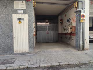 Aparcament cotxe a Calle ricardo ankerman 76. Aparcamiento  zona foners