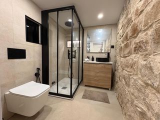 Etagenwohnung  Carrer d'ataülf. Piso de diseño a estrenar con 2 amplios balcones exteriores junt