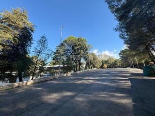 Casa aparellada a Martos. Casa en venta en martos