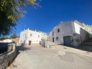Maison jumelée à Torredonjimeno. Casa en venta en torredonjimeno