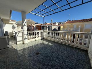 Maison jumelée à Martos. Casa en venta en martos