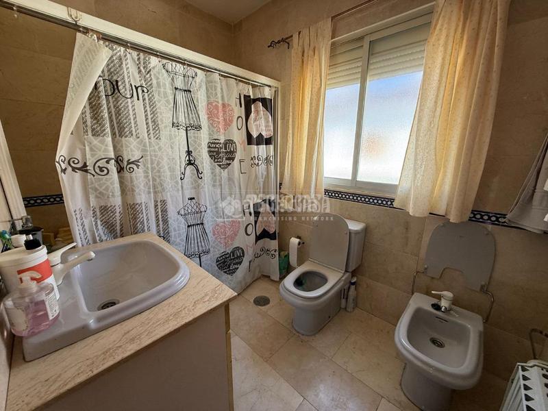 Foto 7fc1ee24-d9fa-4f17-b45d-d55eaa7f9379. Casa aparellada a Martos