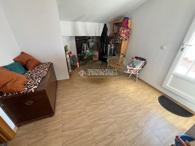 Foto 3d972cba-cf4f-48b4-ad64-455151311719. Casa aparellada a Fuensanta de Martos