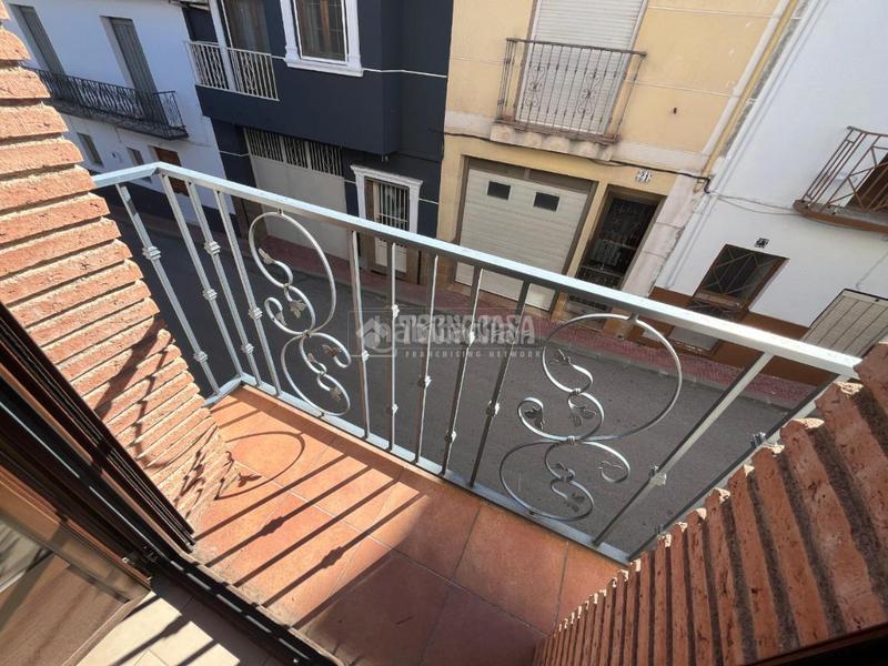 Foto df7591ac-4c02-46c8-9092-1f390e68fad9. Casa aparellada a Fuensanta de Martos