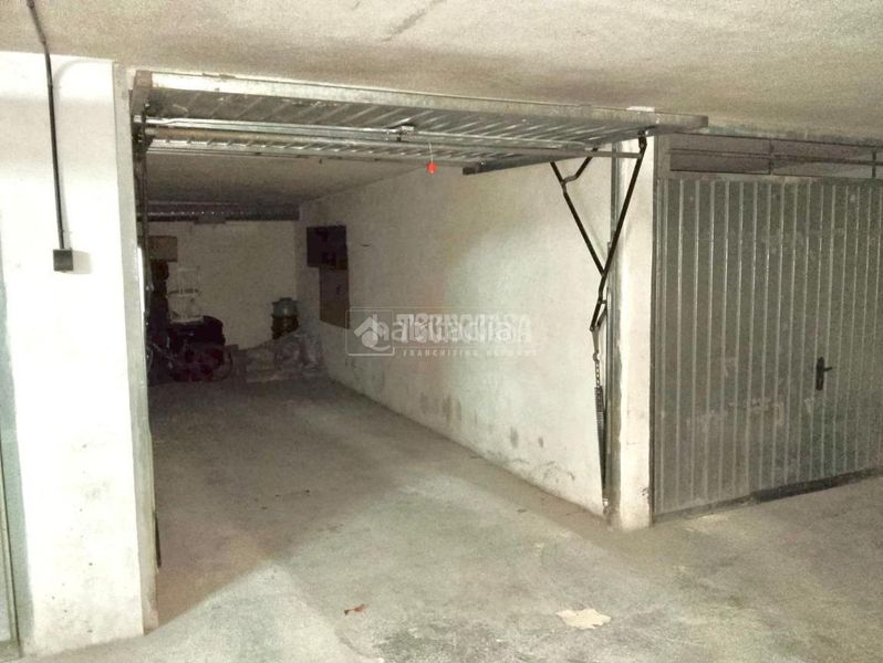 Foto bd0d4b4c-4fa0-4bba-919f-e4fef7d4a733. Aparcament cotxe a Martos
