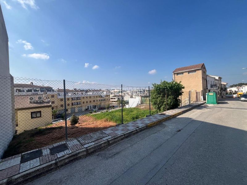 Foto c9fe57dd-e38a-4dd4-a0f0-d24d5cf099c0. Terreny residencial a Martos