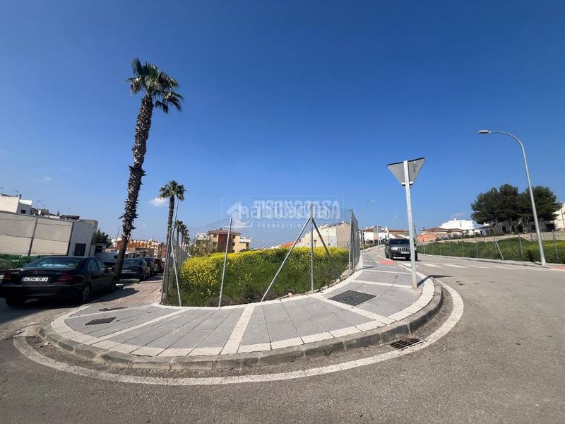 Foto dd6859eb-9ee6-44ca-819f-f168f148a572. Terreny residencial a Martos