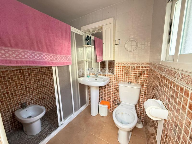 Foto 29090563-8ca6-403d-a1f2-1dc590021033. Casa aparellada a Martos