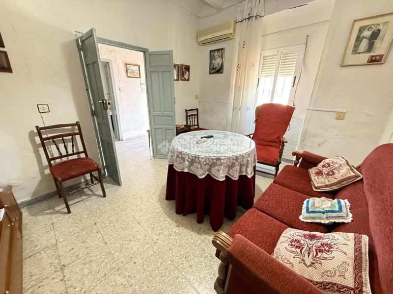 Foto 33265ebb-e17b-43d2-b86e-5a2db83b804b. Casa aparellada a Martos