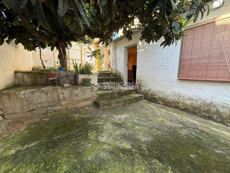 Foto 399fe3e0-fa0b-46b9-b800-a5f0c1076587. Casa aparellada a Martos