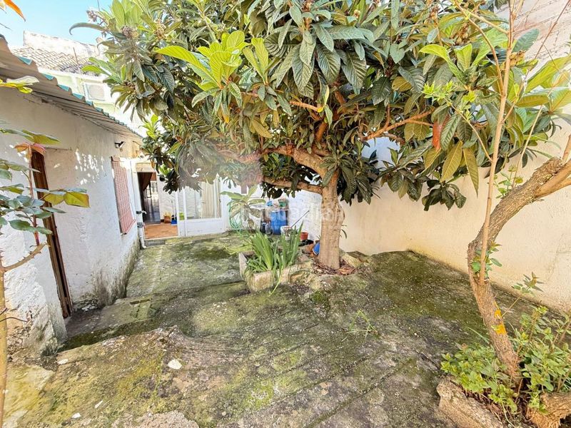 Foto 4295a717-84ae-4d0d-aff1-703053803ab8. Casa aparellada a Martos