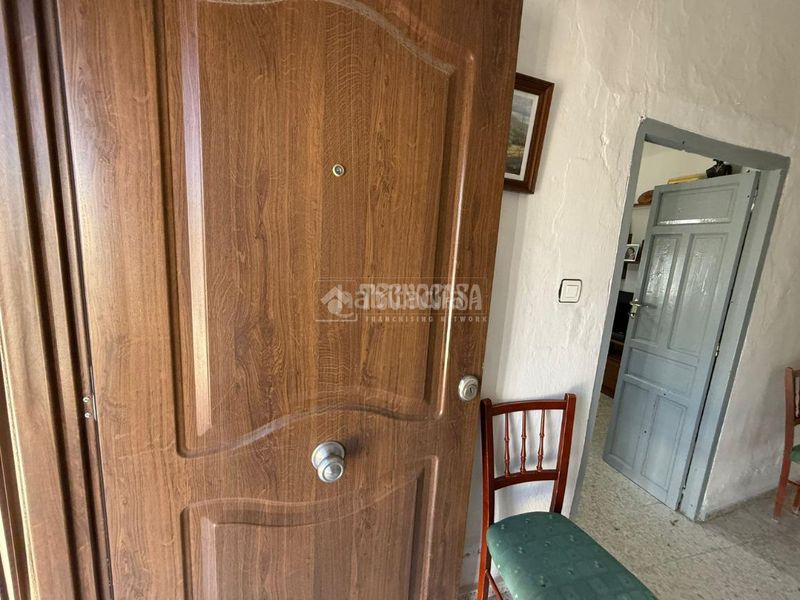 Foto 4eb077a0-1ac1-4771-94f6-8e49afaa6b60. Casa aparellada a Martos