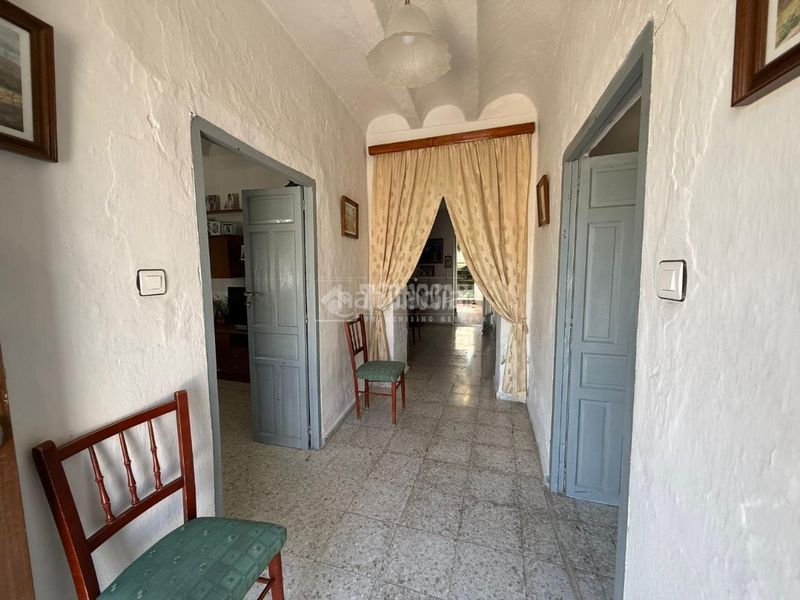 Foto 9333c9a1-32d4-42c0-81a2-7fe0f983f02d. Casa aparellada a Martos