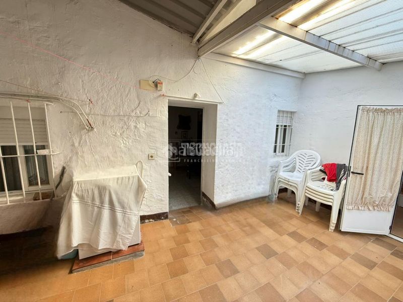 Foto 9a264060-e664-4321-8f51-dea2dcf876a4. Casa aparellada a Martos