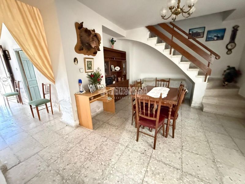 Foto a324d9ef-c06d-4128-b3d4-2412bc2d00f9. Casa aparellada a Martos