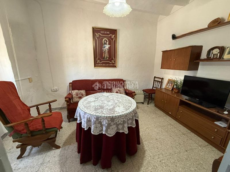 Foto dbe97683-247e-4ddf-9675-a5e33450d331. Casa aparellada a Martos