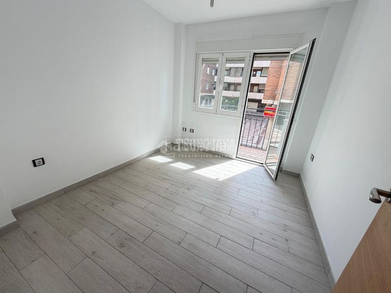 Foto cd97beb9-0d42-4b9a-a411-fcc0475ea75e. Pis a Martos