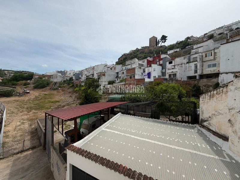 Foto 105ccdc7-f4c6-498d-ab7e-b72516ea3751. Casa aparellada a Martos