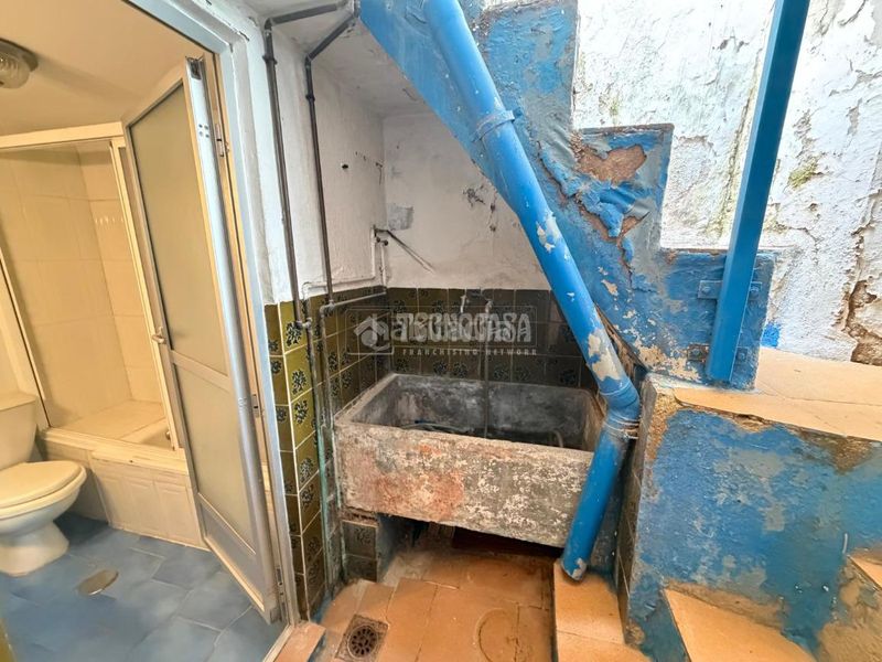 Foto 9af5ddd2-acb0-46b0-a310-6aeac81d064e. Casa aparellada a Martos