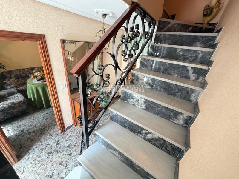 Foto d03ecbfe-3eb8-4d91-b273-667b00eb2d3d. Casa aparellada a Martos