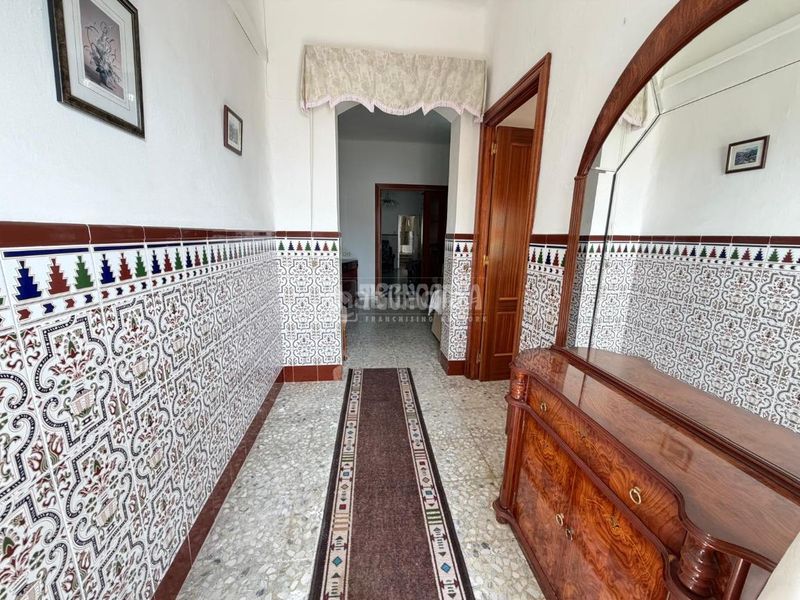 Foto 4c19b026-47f5-4712-960d-fe7b517319bf. Casa aparellada amb calefacció a Martos