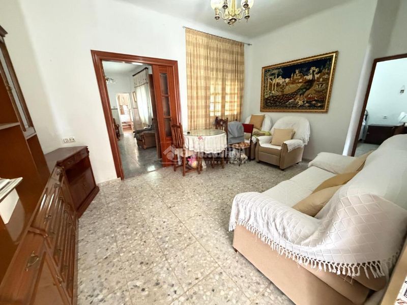 Foto 71851d69-56e7-48a7-8d75-d9084d7cd893. Casa aparellada amb calefacció a Martos