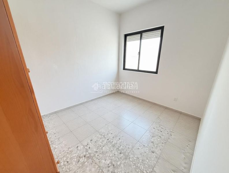 Foto 94388975-9f13-4fd2-ba17-de421de58370. Casa aparellada amb calefacció a Martos
