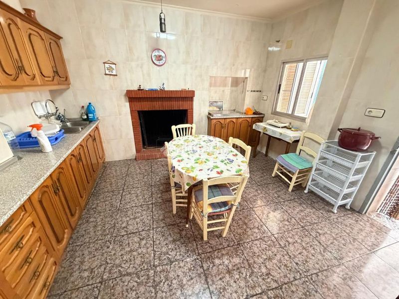 Foto c61d33d1-f2a7-4702-a2a9-bd4ae16f45a7. Casa aparellada amb calefacció a Martos