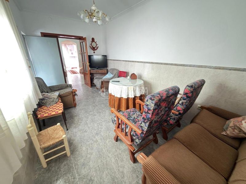 Foto edeeed75-3082-4bcb-b81e-ccda42d684c9. Casa aparellada amb calefacció a Martos