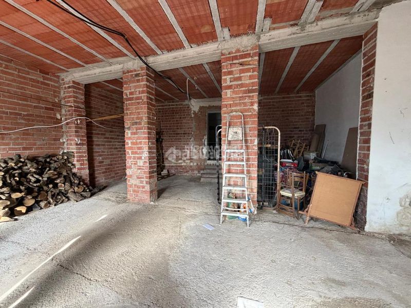 Foto 2395e6d0-93e6-4f43-b260-145a6d62a42b. Casa aparellada a Alcaudete