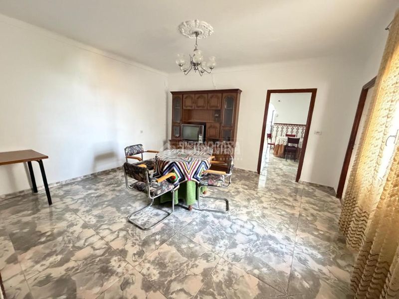 Foto 3b9a74b9-6520-4aa2-8dd8-0c705f224053. Casa aparellada a Alcaudete