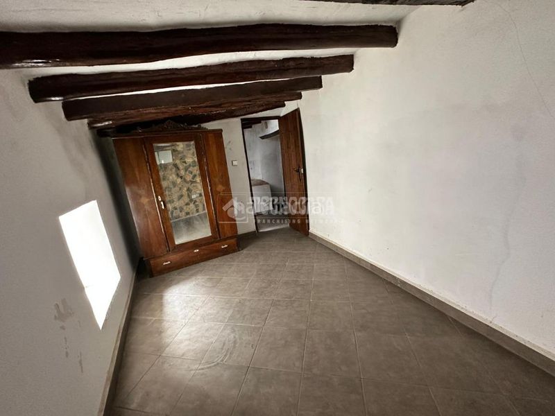 Foto 009040a2-2458-4651-92cd-9885f38a16f0. Casa aparellada a Martos