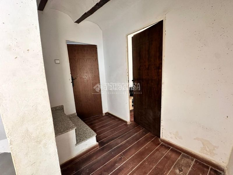 Foto 3c743746-ff4f-4143-9e31-ce3e115ff163. Casa aparellada a Martos