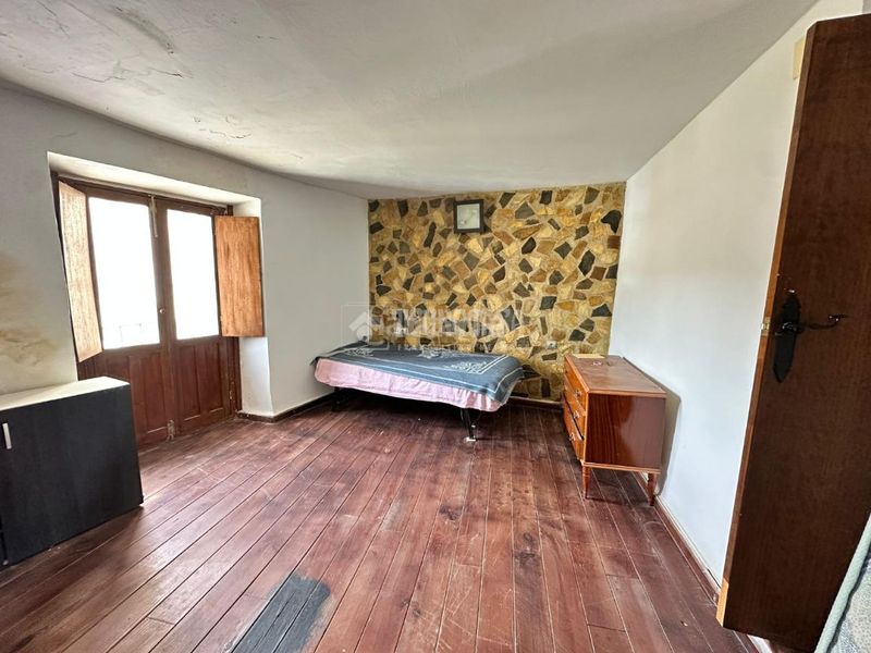 Foto 4aa02a0c-cd6c-4d4e-83e9-a30e0ffdcb41. Casa aparellada a Martos