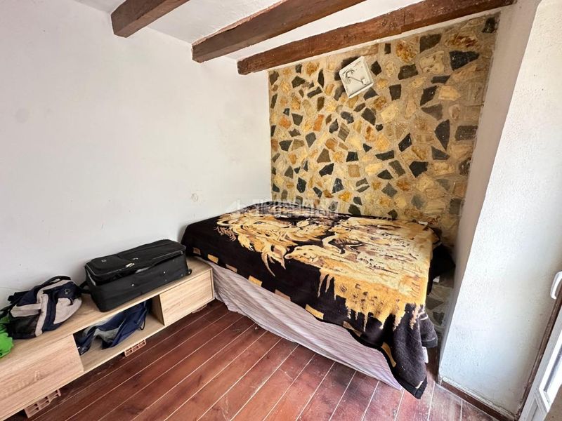 Foto 97ba2668-bbfb-476c-a74d-1a0d8867e22e. Casa aparellada a Martos