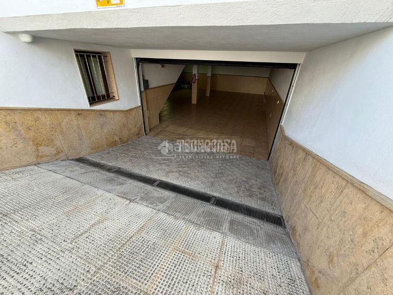 Foto 54ec37b2-d435-4601-9880-abb25cf22603. Casa aparellada a Martos