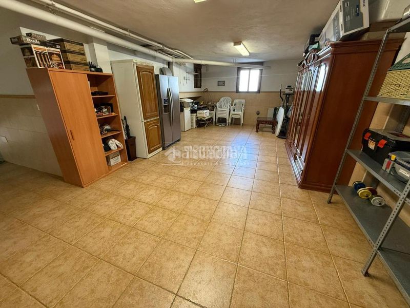 Foto 636d6909-0c10-47c6-a7aa-5545de3eceb3. Casa aparellada a Martos