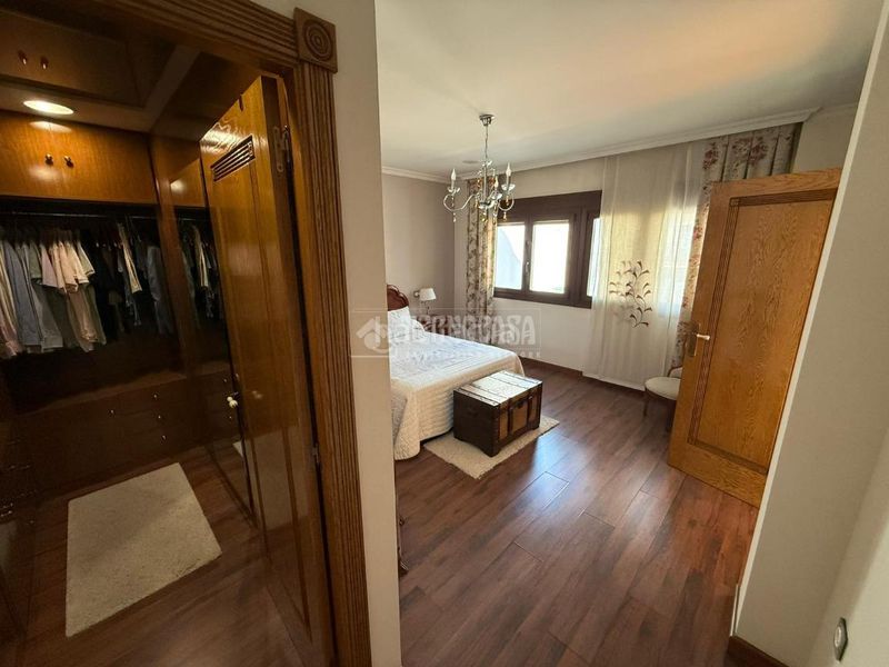 Foto e6182585-7f19-4415-9cb9-ff0483ac5436. Casa aparellada a Martos