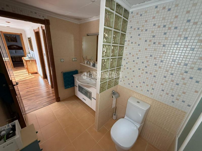 Foto f5e0d7c7-5221-451f-a752-f177e01fd20f. Casa aparellada a Martos