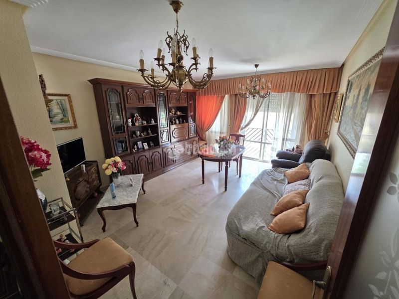 Foto 2082d672-ed5c-409c-9713-5e6bc4695560. Piso  en venta en Martos