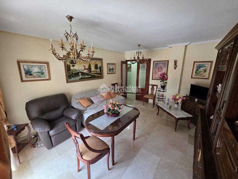 Foto 5b4dcbc2-23d9-41e8-a786-b5949319d62f. Piso  en venta en Martos