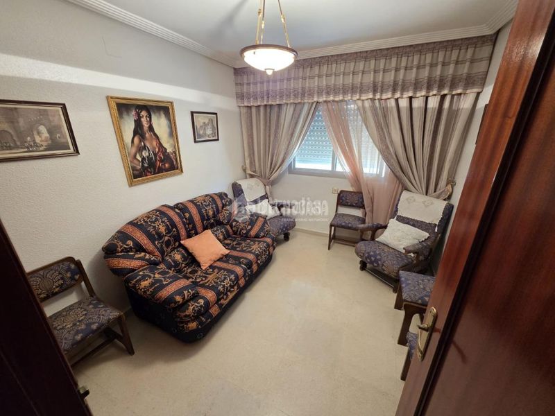 Foto ba5dbbb8-1f3a-4728-bc3a-22d0a3536647. Piso  en venta en Martos