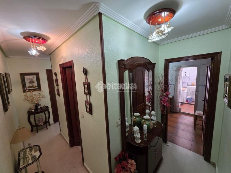 Foto d460f4a7-4c8b-49d2-9e07-35fb0369763a. Piso  en venta en Martos