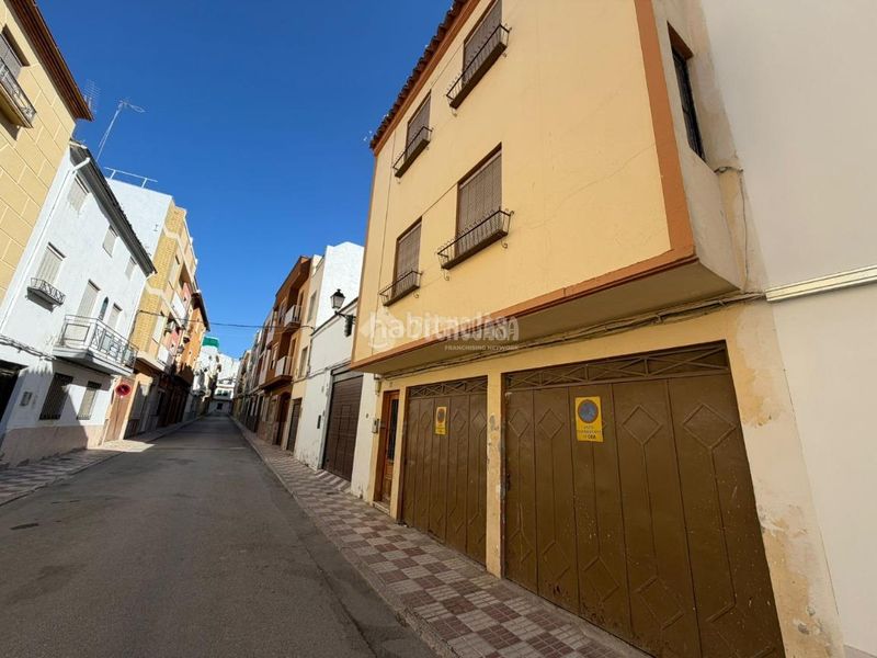 Foto d8ba1496-bb3c-4a34-a3ab-a39738546654. Casa a Torredonjimeno